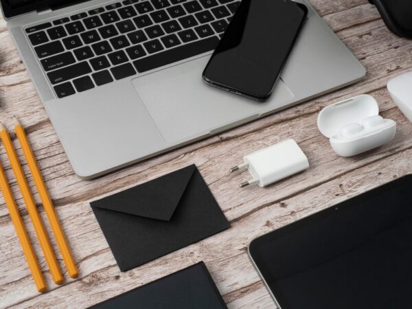 Quais acessórios para notebook são indispensáveis para profissionais?