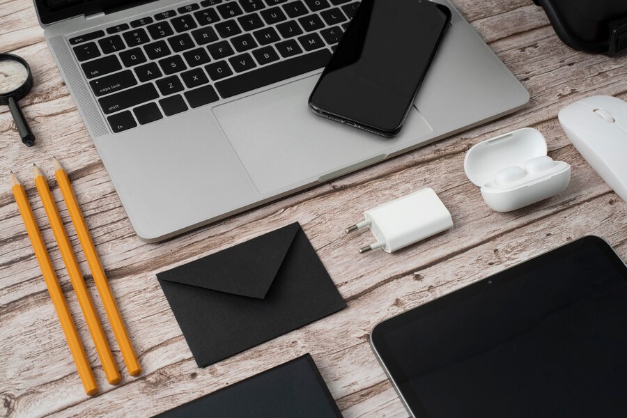 Quais acessórios para notebook são indispensáveis para profissionais?
